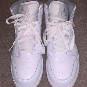 Air Jordan 1’s all white